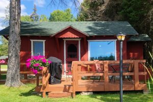 Cabin 1 lakefront at Twin Cedars Resort