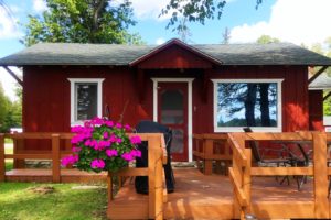 Cabin 3 lakefront at Twin Cedars Resort