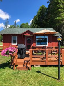 Twin Cedars Cabin 1 deck