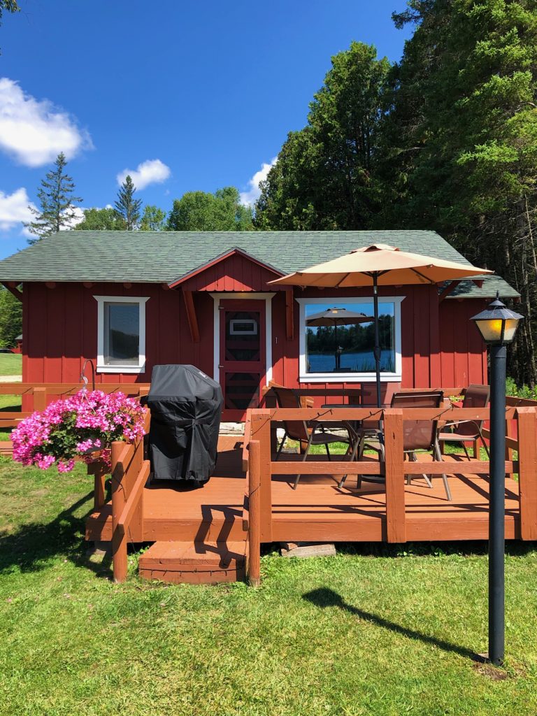 Twin Cedars Cabin 1 deck