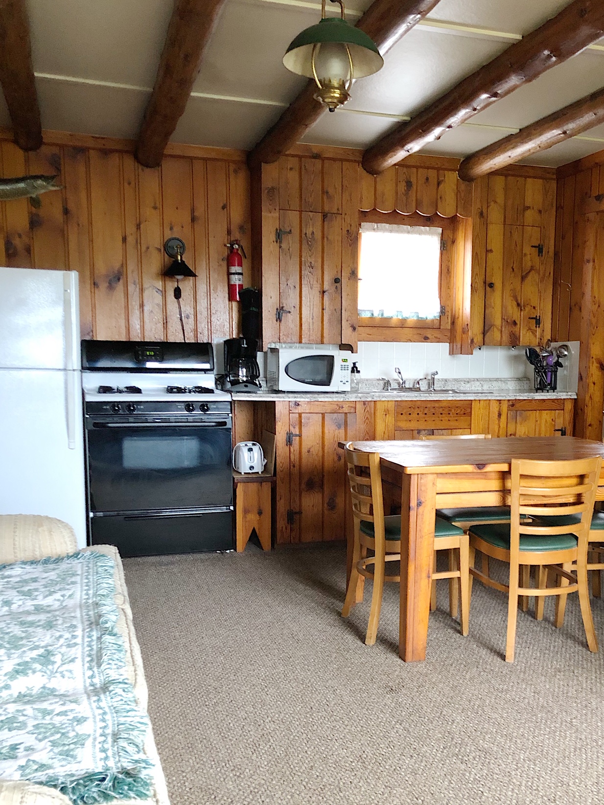 Twin Cedars Resort Cabin 3 interior 10