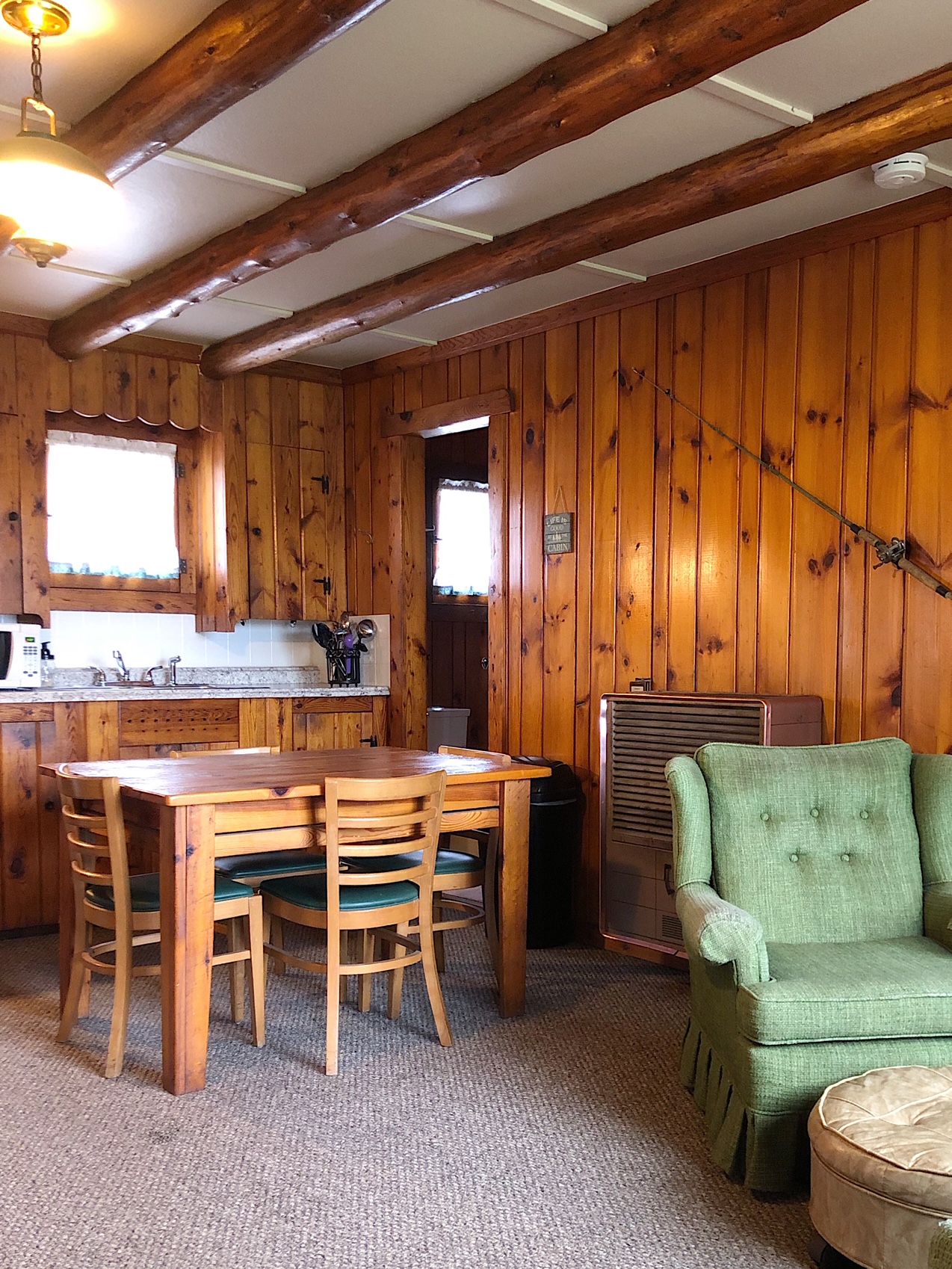 Twin Cedars Resort Cabin 3 interior 2