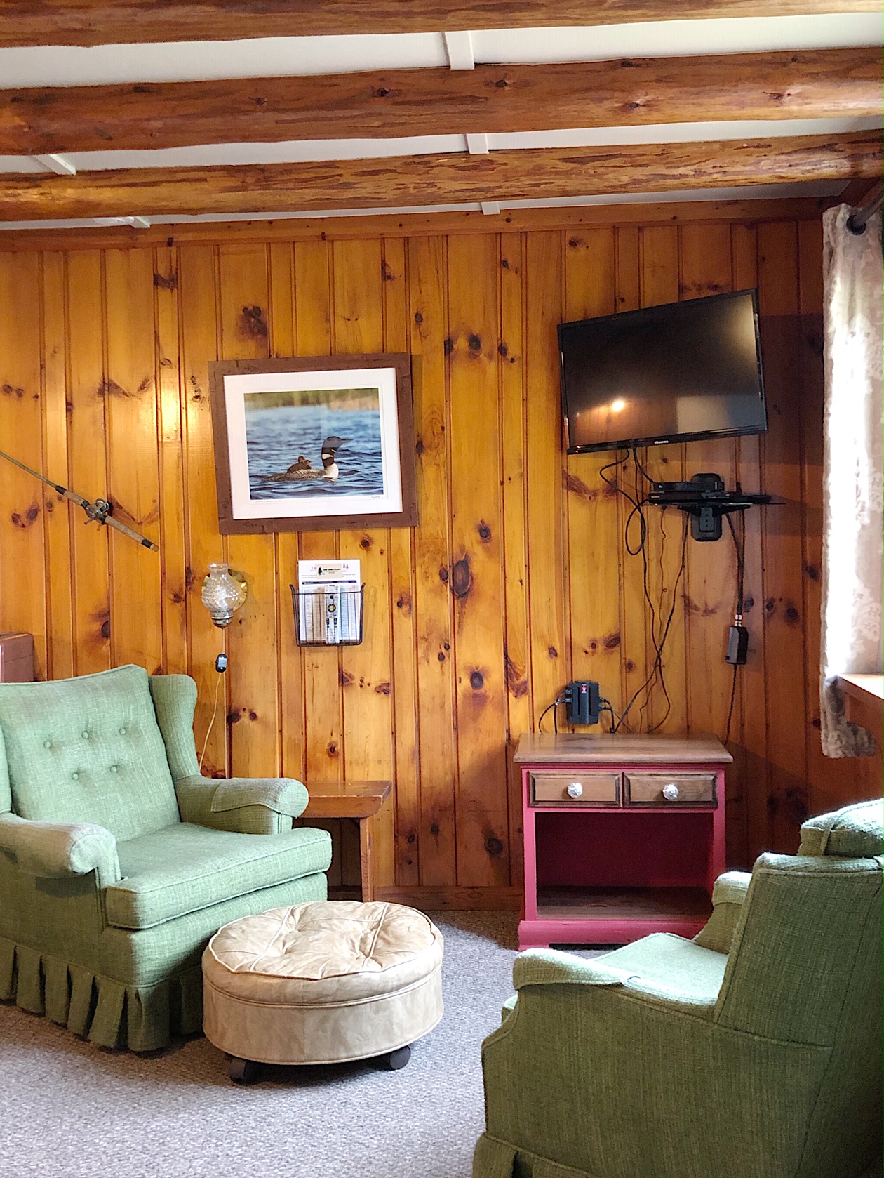 Twin Cedars Resort Cabin 3 interior 9