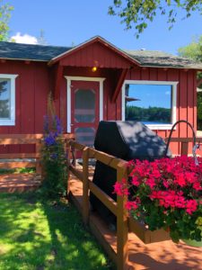 Twin Cedars Resort cabin 3 exterior