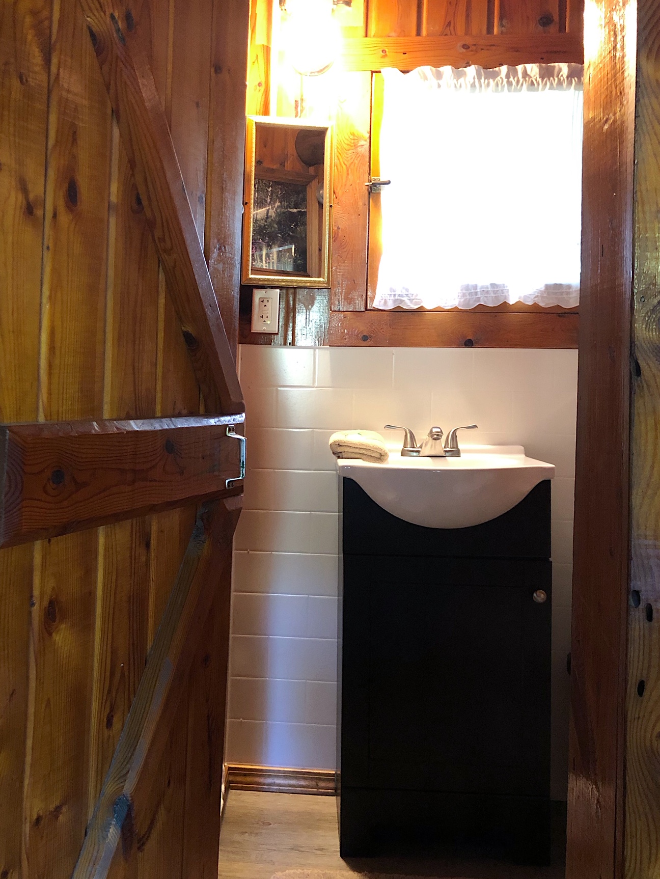 Twin Cedars Resort cabin 4 bathroom updates