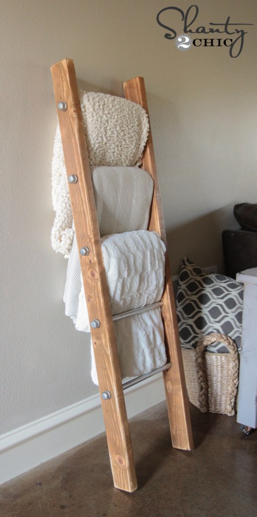 Wood-and-Metal-Pipe-Blanket-Ladder-500x1006