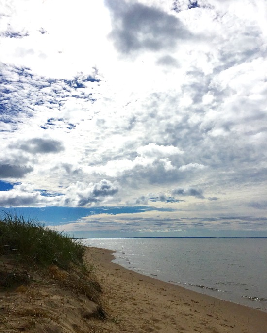 lake-michigan-upper-peninsula. Michigan’s Upper Peninsula Bucket List, 50 things to do for everyone whether you are adventurous prefer easier exploration. #TheTwinCedars #Michigantravel #Michigan #UpperPeninsula #adventure #bucketlist #explore #outdoors