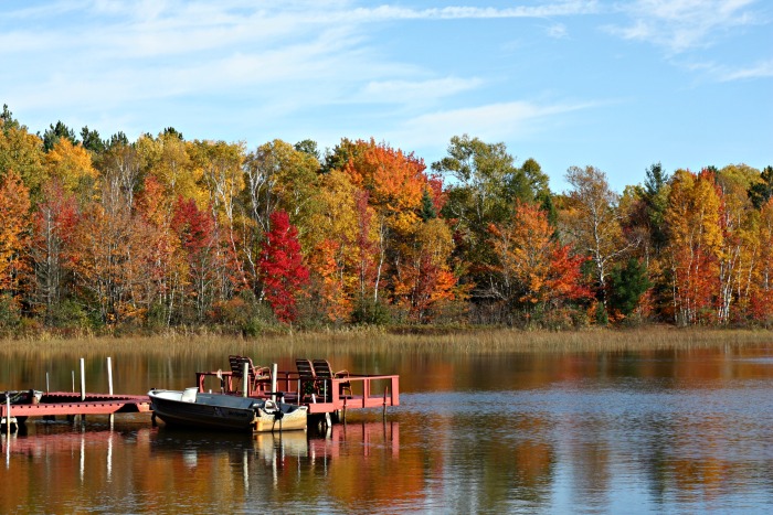 boat-docks-twin-cedars-resort-fall-2016