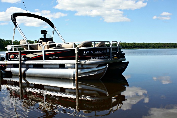 Twin Cedars Resort Pontoon Boat rental 2017