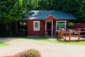 Honeymoon Cabins in Michigan's eastern upper peninsula Twin Cedars Resort