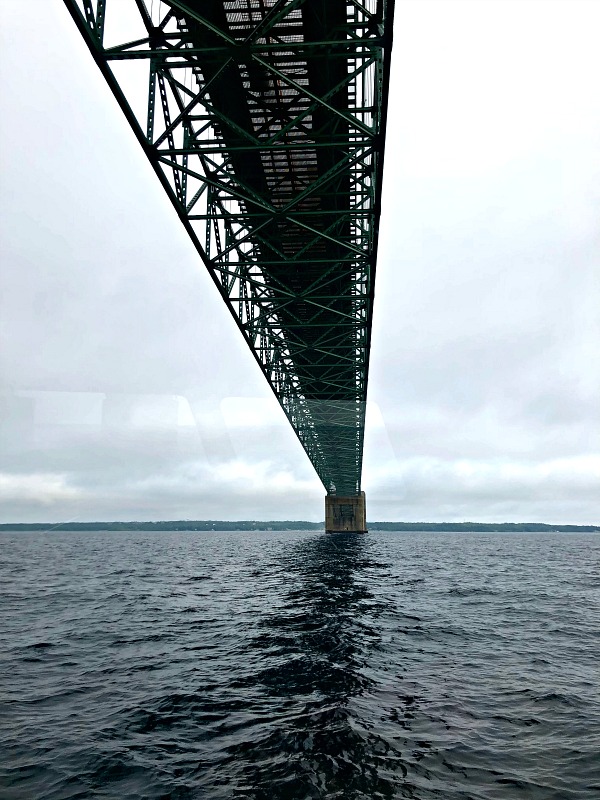 How to get to Mackinac Island traveling under the bridge