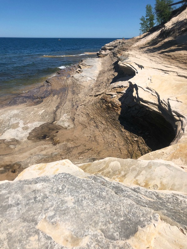 Pictured Rocks Kayaking the lakeshore